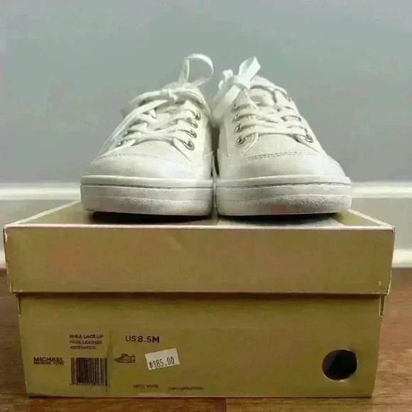 Michael Kors brand new size 8.5 sneakers - Picture 4 of 4